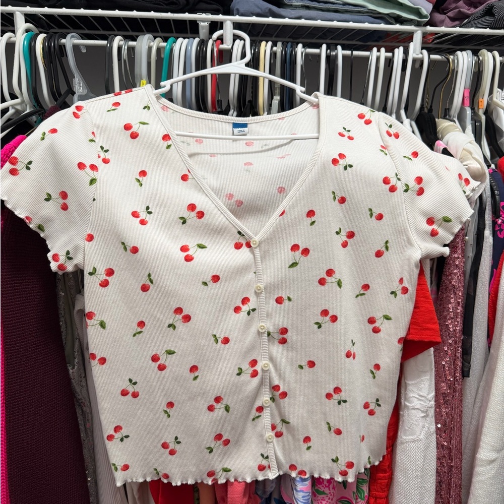 Cherry 🍒 Old Navy Crop Top 🍒